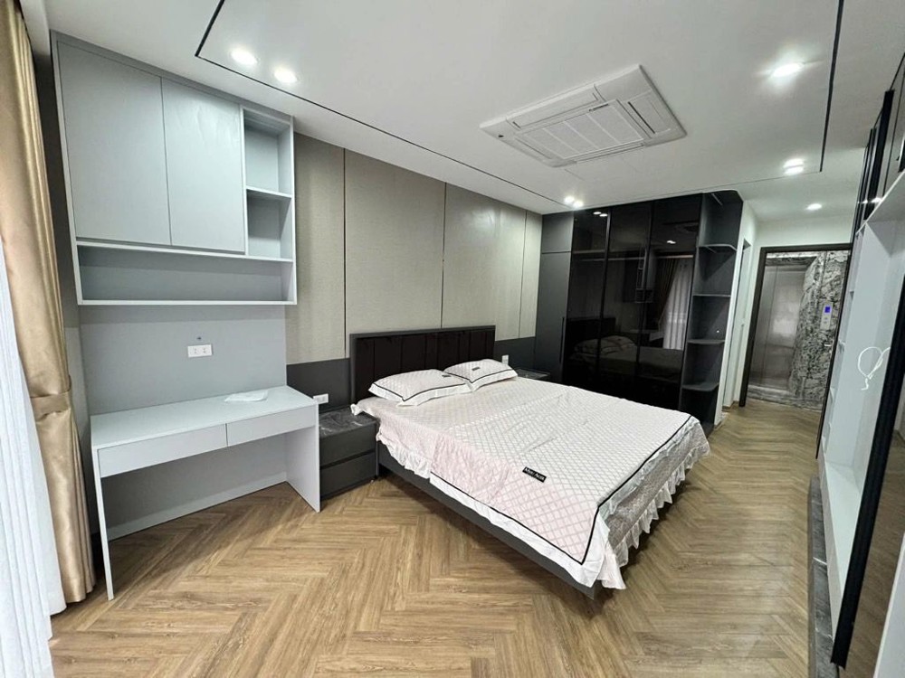 Bán Nhà Ngõ 548 Nguyễn Văn Cừ 35M X 6T Gara, Thang Máy, Oto Thông Kinh Doanh Giá Nhỉnh 18T Còn Tl