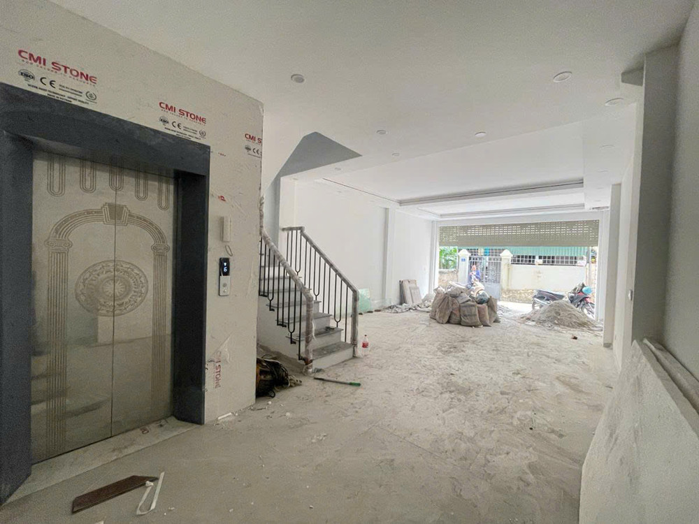 Bán Nhà Nguyễn Văn Linh 68M 6 Tầng Mt5.1m Phân Lô Ô Tô Tránh Hơn 15 Tỷ