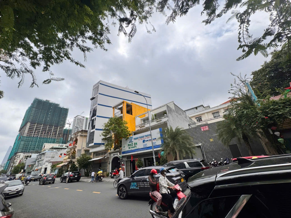 Bán Siêu Phẩm Ngang Lớn 11M*24m - Mặt Tiền Kd Đường Cô Bắc, Quận 1 - Đắt Full Thổ Cư Sổ Hồng Vuông