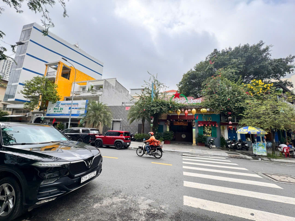 Bán Siêu Phẩm Ngang Lớn 11M*24m - Mặt Tiền Kd Đường Cô Bắc, Quận 1 - Đắt Full Thổ Cư Sổ Hồng Vuông