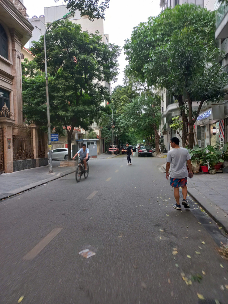 Bán Nhà Phân Lô Phố Trung Kính 85M 7 Tầng Thang Máy Giá 43 Tỷ