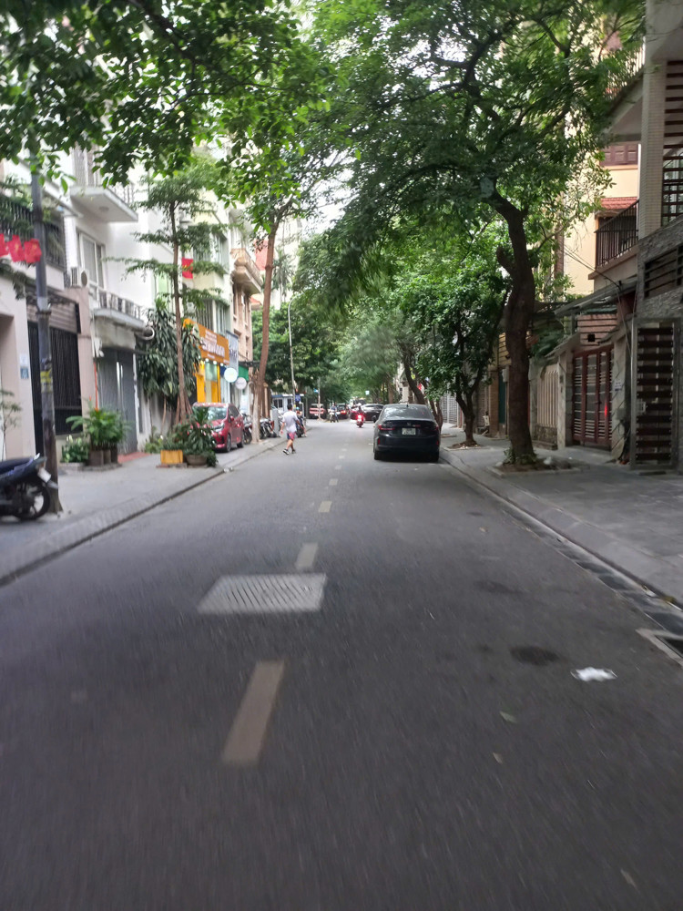 Bán Nhà Phân Lô Phố Trung Kính 85M 7 Tầng Thang Máy Giá 43 Tỷ