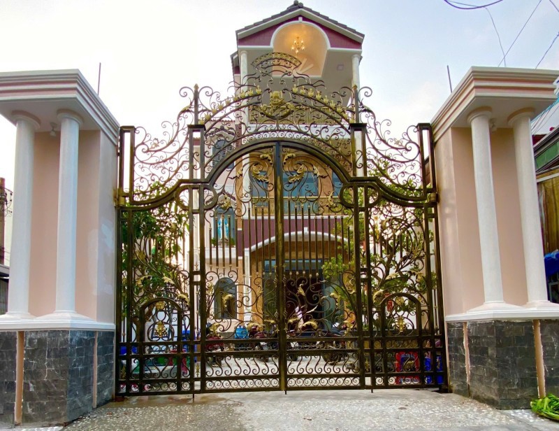 Bán Biệt Thự Sân Vườn, Tam Phú, Thủ Đức, Tp Hcm. Dt 293M2, 3 Tầng. Giá 11.9 Tỷ, Sổ Hồng, Lh: