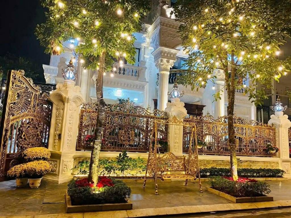 Biệt Thự Việt Hưng, Lô Góc, 4 Thoáng, Sân Vườn, Hồ Cá Koi, An Ninh Tuyệt Đối