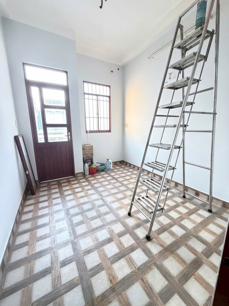 Nhà 3 Lầu Đúc Nguyễn Chế Nghĩa P12q8 (P. Bình Đông)