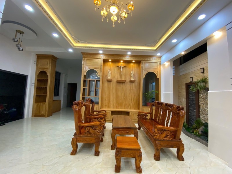 Bán Biệt Thự Sân Vườn, Tam Phú, Thủ Đức, Tp Hcm. Dt 293M2, 3 Tầng. Giá 11.9 Tỷ, Sổ Hồng, Lh: