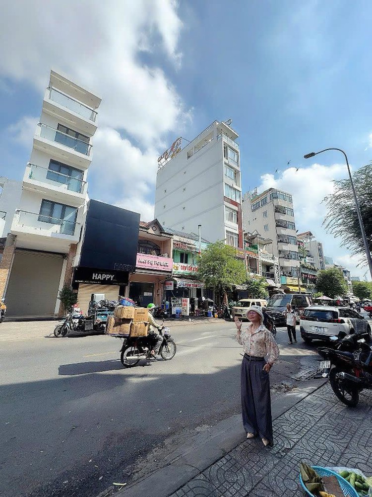 Chính Chủ Bán Nhà Mặt Tiền 25M Đường Cô Bắc, Quận 1 - Giá Tốt Cho Đầu Tư - Giang Giang: