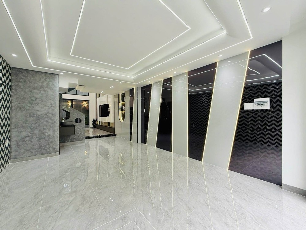 Siêu Phẩm 5 Tầng Luxury - Gara Oto - Sẵn Nội Thất Tiền Tỷ - Quang Trung - Chỉ 8.X Tỷ Nhỏ Xíu