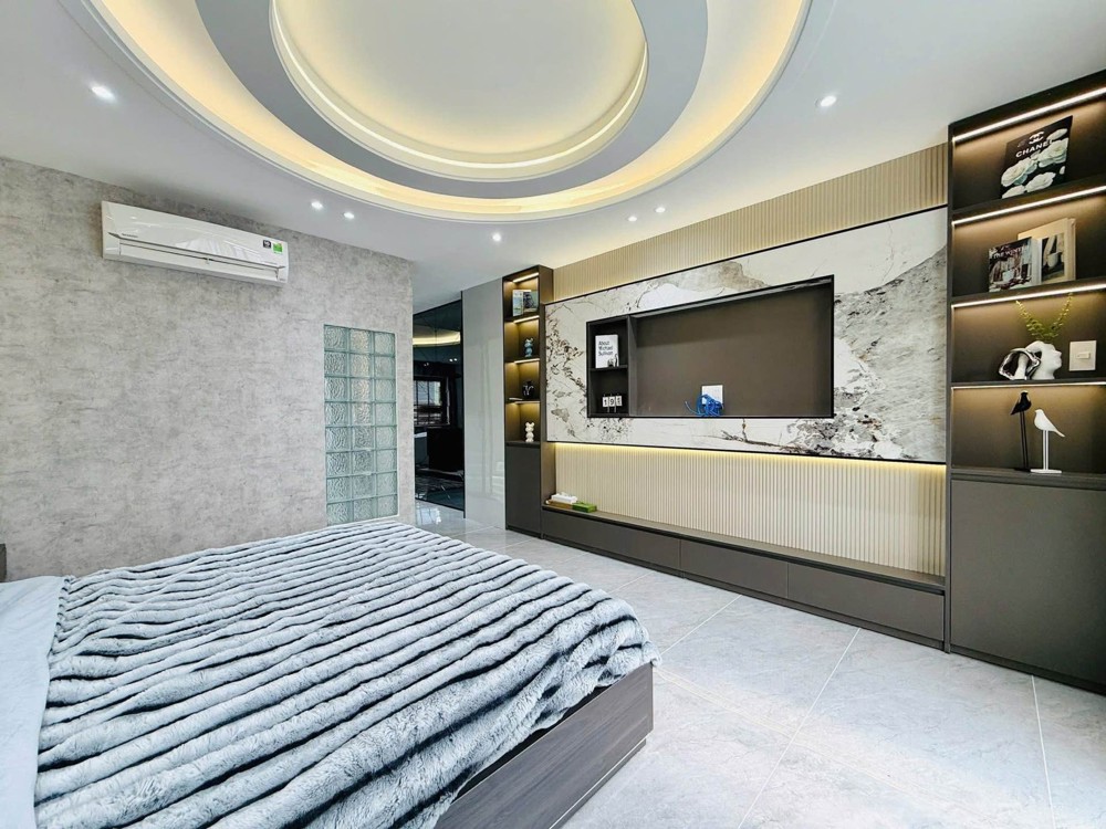 Siêu Phẩm 5 Tầng Luxury - Gara Oto - Sẵn Nội Thất Tiền Tỷ - Quang Trung - Chỉ 8.X Tỷ Nhỏ Xíu