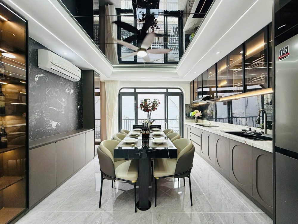 Siêu Phẩm 5 Tầng Luxury - Gara Oto - Sẵn Nội Thất Tiền Tỷ - Quang Trung - Chỉ 8.X Tỷ Nhỏ Xíu