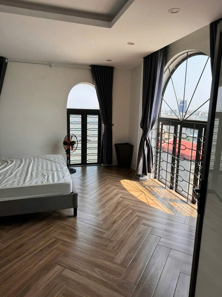 Bán Khách Sạn 7,5 Tầng Tuyến 2 Ngô Gia Tự – Dòng Tiền 70Tr/tháng – Giá 19 Tỷ