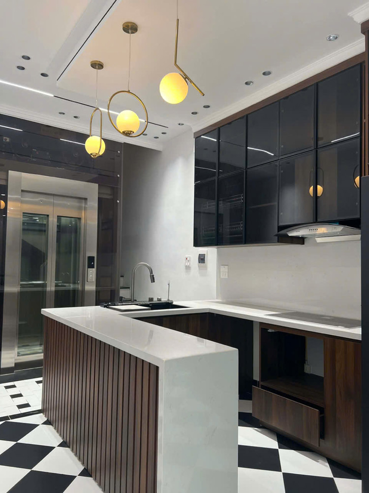 Vương Thừa Vũ – 58M – 5T – Mt 5M – Ô Tô Đỗ Cửa – 12.8 Tỷ