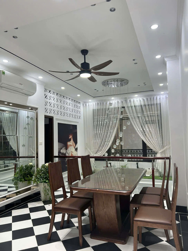 Vương Thừa Vũ – 58M – 5T – Mt 5M – Ô Tô Đỗ Cửa – 12.8 Tỷ