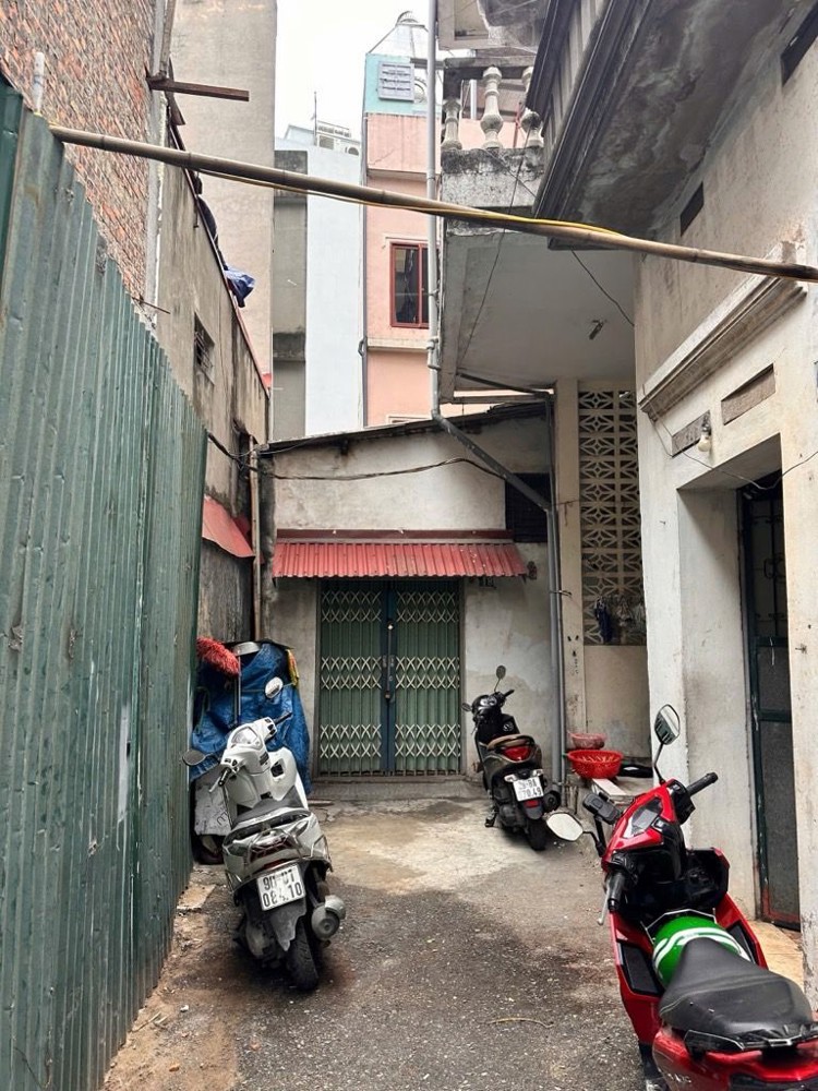 Duy Nhất 1 Căn ! Chỉ Nhỉnh 3 Tỷ Nhà C4 Nguyễn Văn Cừ, Oto Gần, Sổ Đỏ Cất Két