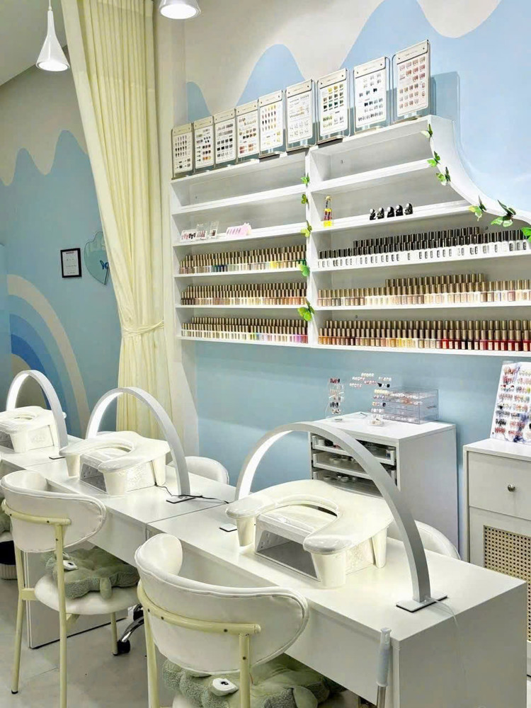 Sang Nhượng Tiệm Nail – Mi – Gội Đầu Dưỡng Sinh - Mặt Tiền Bàu Cát 8 – Tân Bình