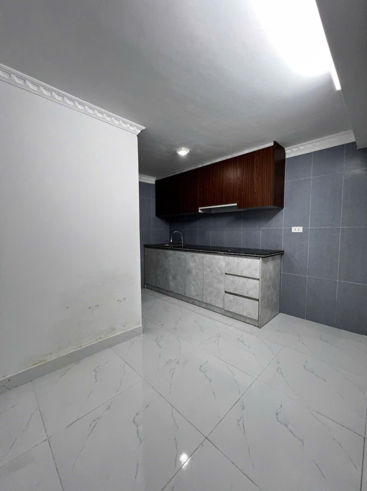 Bán Nhà 3,5 Tầng Phụng Pháp – Văn Cao – Ô Tô Đỗ Cửa – Giá 2,89 Tỷ