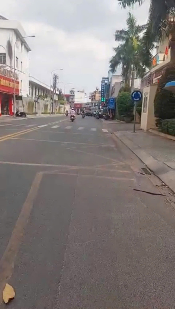 Mặt Tiền Lê Lợi – Ngang 10M Hiếm – 4 Tầng + Sân Thượng – 11 Phòng