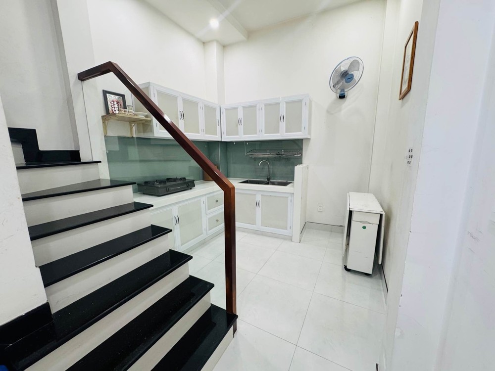 Sân Bay Tsn - Cv Gia Định - 3 Tầng Btct - Hẻm 3G - Khu Dân Trí Cao - 4 Tỷ 9 Thương Lượng