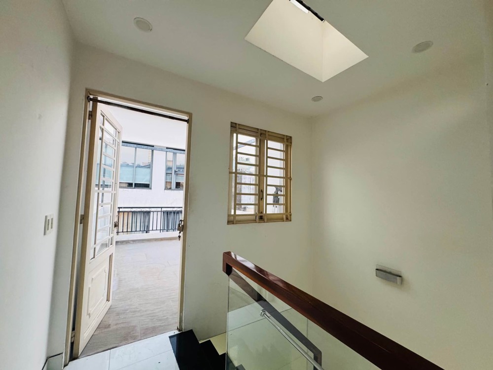 Sân Bay Tsn - Cv Gia Định - 3 Tầng Btct - Hẻm 3G - Khu Dân Trí Cao - 4 Tỷ 9 Thương Lượng