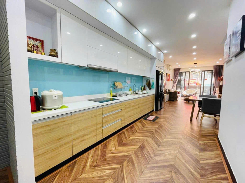 Hiếm Bán - Mặt Tiền Đường 10M Xe Hơi Đậu Cửa Điện Biên Phủ, Quận 3 - 4M*14m - Chính Chủ 1 Đời Xưa *