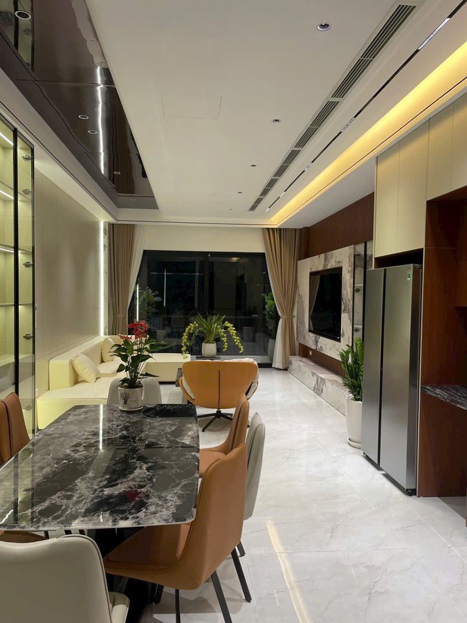 Nhà Mới Ô Tô Đỗ Cửa -Full Nội Thât 75 M2 X 7 Tầng 19.95 Tỷ.bát Khối Long Biên