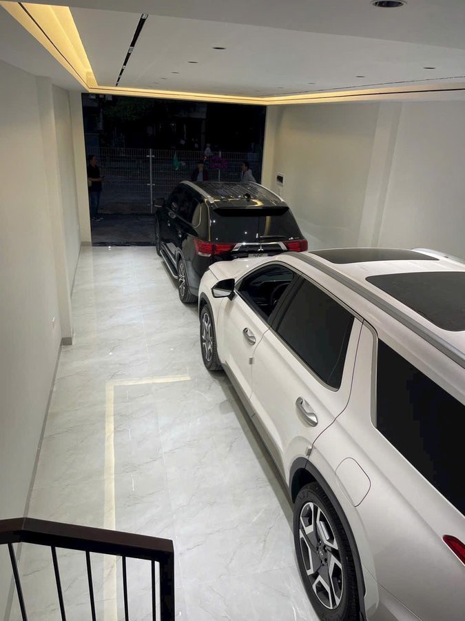 Nhà Mới Ô Tô Đỗ Cửa -Full Nội Thât 75 M2 X 7 Tầng 19.95 Tỷ.bát Khối Long Biên