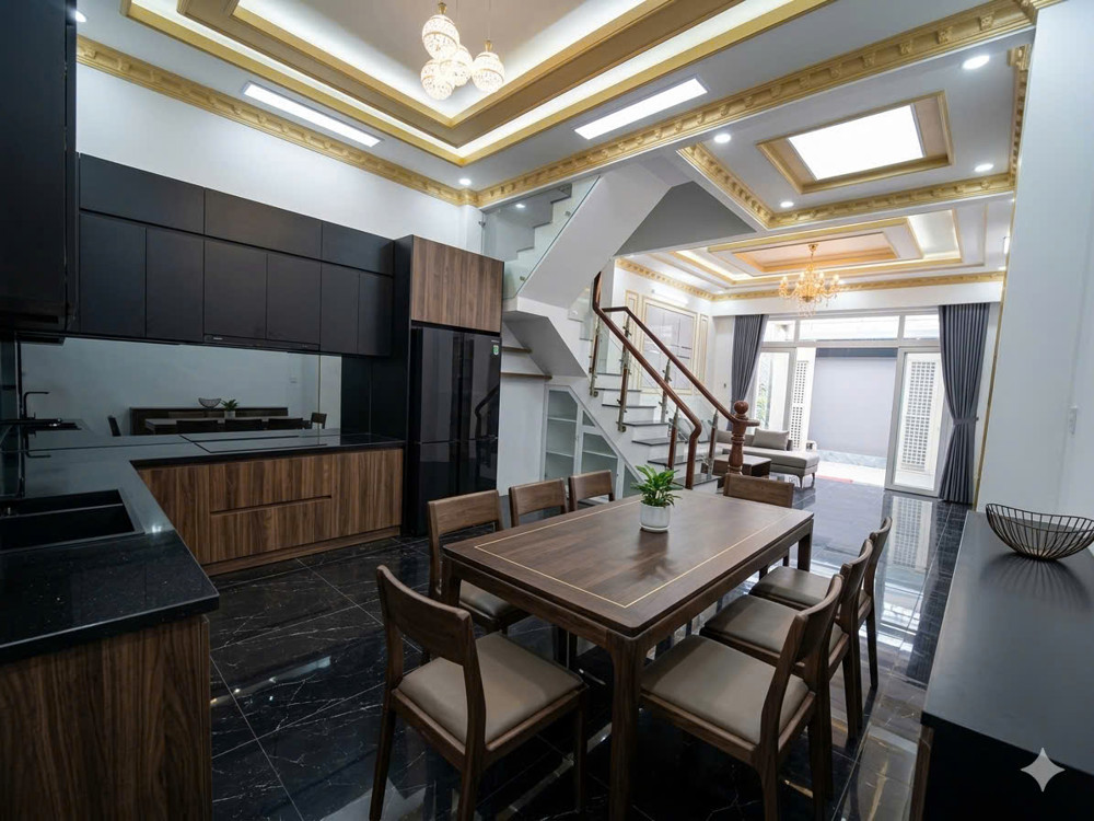 Chi 7. X Tỷ- Htp- Gần Hoàng Quốc Việt- Đường Xe Tải- Gần Phú Mý Hưng- Nhà 4 Tầng- Dt 4.6 X 12- Dân