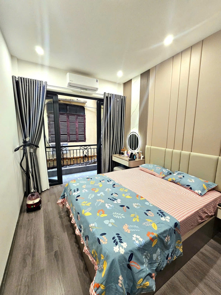 Nhà Đẹp Hoàng Văn Thái – Ô Tô 7 Chỗ Vào Nhà – 2 Thoáng – Full Nội Thất – Ở Sướng