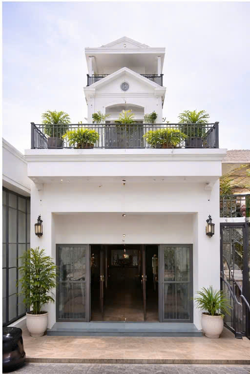 Giá 7. X Tỷ- Htp- Gần Phú Mỹ Hưng- Nhà Mới 4T- Dt 4.8 X 23- Dân Trí- Hoàn Công