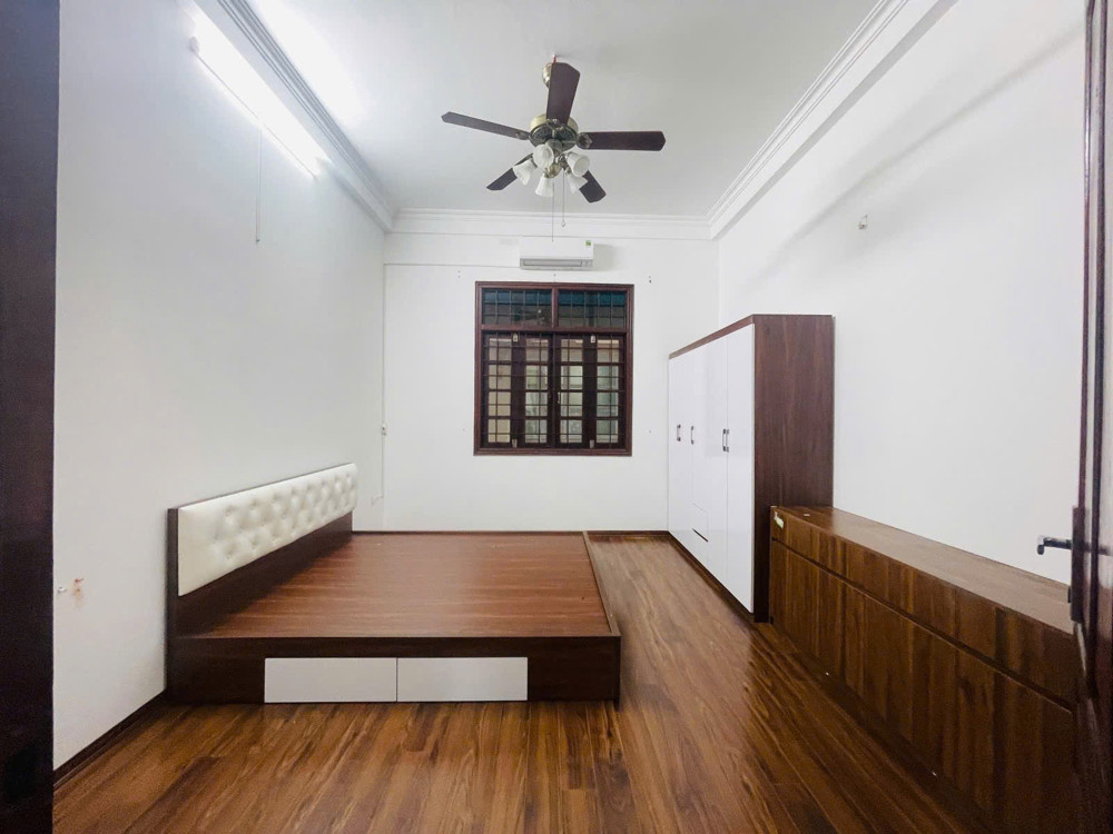 Hoàng Văn Thái – Giảm Sốc 1 Tỷ – 15M Ra Ô Tô Tránh – Tương Lai Ra Phố