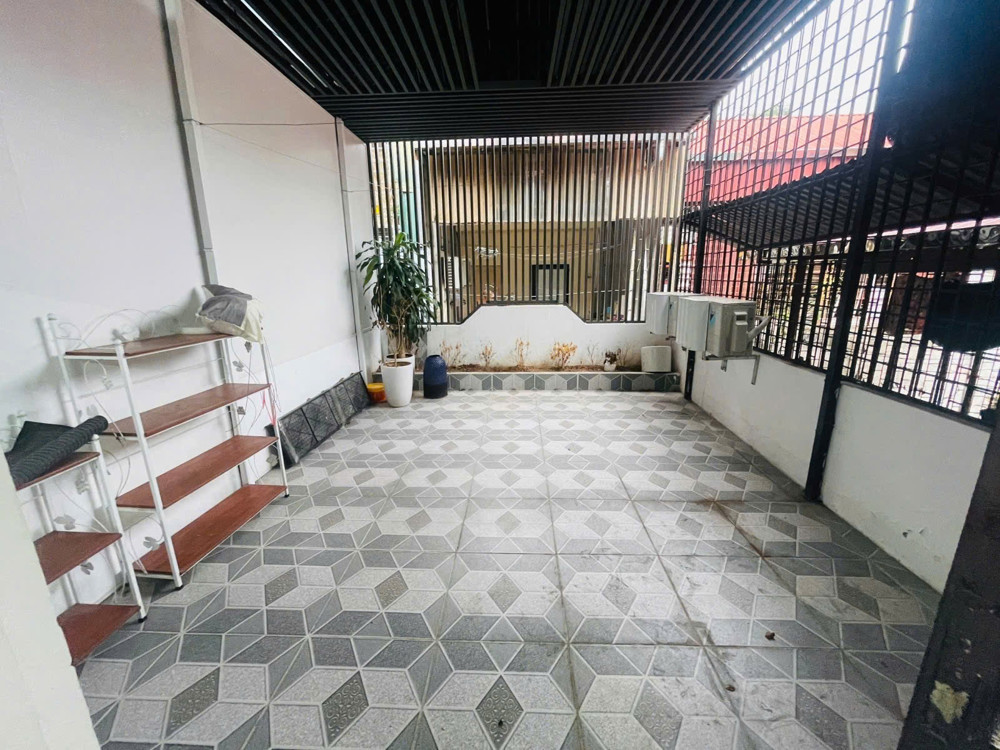 Hoàng Văn Thái – Giảm Sốc 1 Tỷ – 15M Ra Ô Tô Tránh – Tương Lai Ra Phố