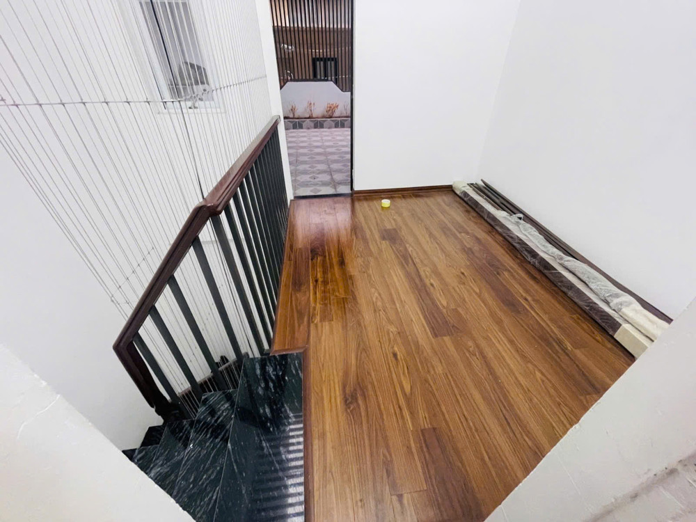 Hoàng Văn Thái – Giảm Sốc 1 Tỷ – 15M Ra Ô Tô Tránh – Tương Lai Ra Phố