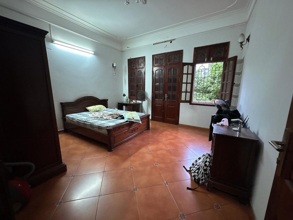 Bán Siêu Phẩm Mặt Phố Nguyễn Bá Khoản 85M2 - Vị Trí Đắc Địa Trung Yên - View Thoáng - Giá 45.8