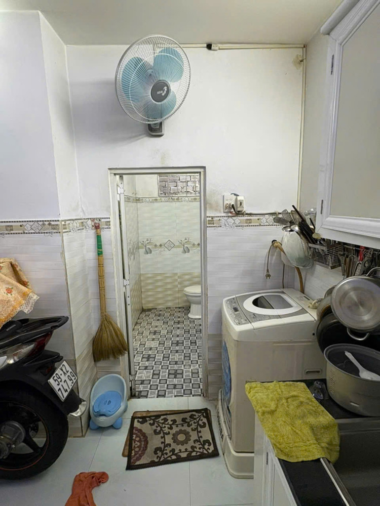 Bán Nhà 2 Tầng Đông Hòa,Shr Đường Ô Tô,Gần Trường Th Đông Hòa B,Giá Rẻ