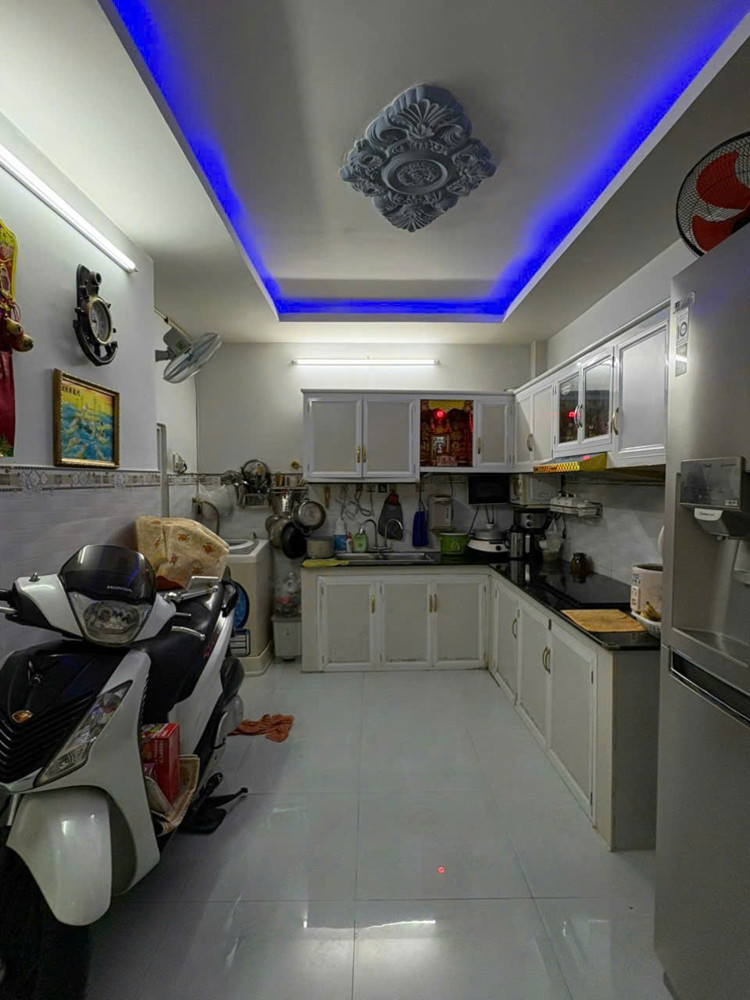 Bán Nhà 2 Tầng Đông Hòa,Shr Đường Ô Tô,Gần Trường Th Đông Hòa B,Giá Rẻ