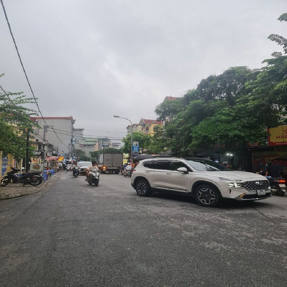 Bán 111M2 Đất Mặt Phố Tại Trâu Quỳ, Gia Lâm. Mt 5M, Đường Gần 10M. Lh 0989894845