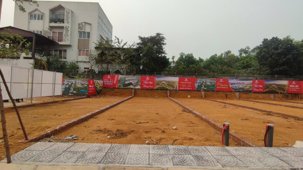 Chính Chủ Cần Bán Cặp Đất Vị Trí Vàng Sát Trục Hồ Tây Ba Vì Giá Rẻ