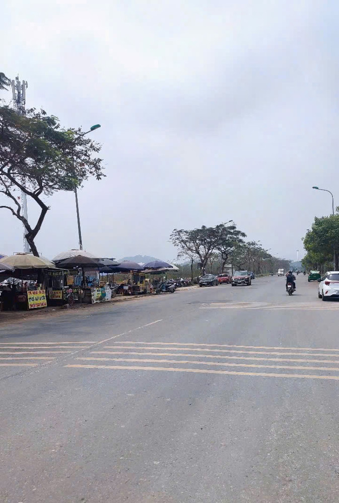 Cắt Lỗ Sâu Cặp Đất Hiếm Có Sát Ql21 Và Đh Quốc Gia Hòa Lạc