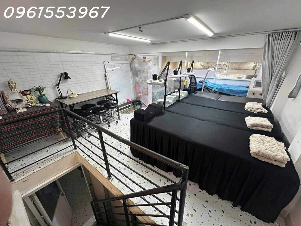Hồ Chí Minh Share Mặt Bằng Làm Đẹp Trên Lầu Phù Hợp Làm Spa, Phun Xăm, Nối Mi, Chăm Sóc