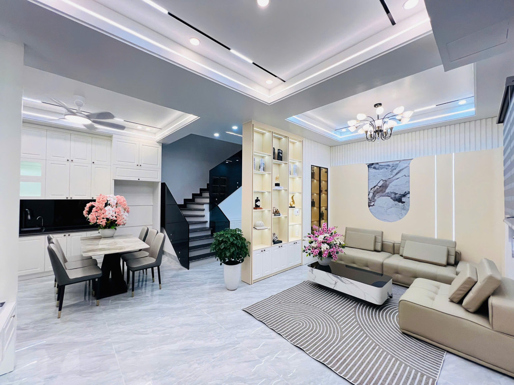 Bán Villa 4 Tầng Lô Góc 3 Mặt Thoáng – Ô Tô Đỗ Cửa – Full Nội Thất – Giá 5,95 Tỷ