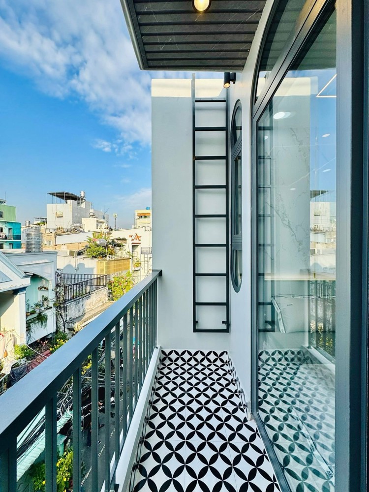 Hàng Hiếm - Ngay Cv Gia Định - Sân Bay Tsn - Ôtô Tới Nhà - 3 Tầng - Sd 90M2 - Chỉ 5.X Tỷ ( Tl )