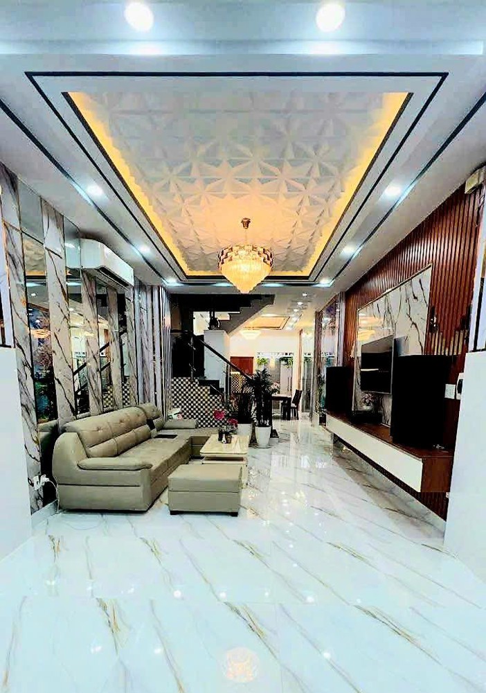 Nhà Hẻm Xe Hơi Thông, Xây Kiên Cố, 4 Tầng, Nơi Cán Bộ Ở, Dân Trí Cao, 6.99 Tỷ