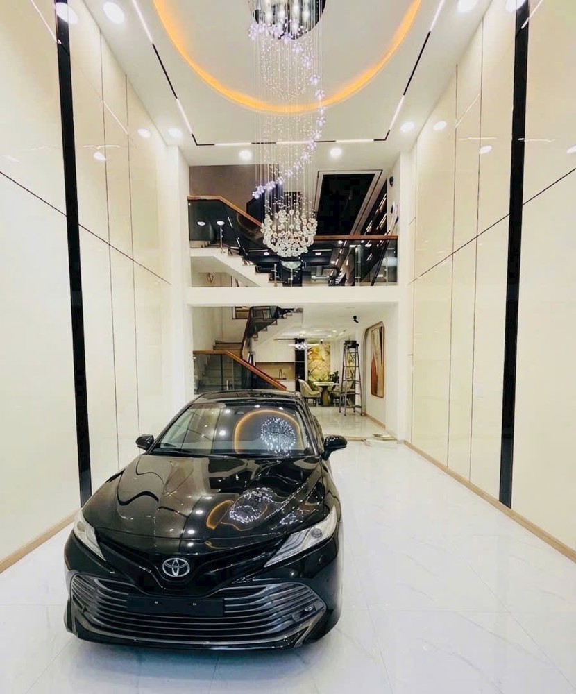 Tân Bình - Xe Hơi Ngủ Trong Nhà - Thang Máy - Nhà Mới Đẹp - Sổ A4 - Hoàn Công Đủ - 63M - Nhỉnh 14 Tỷ