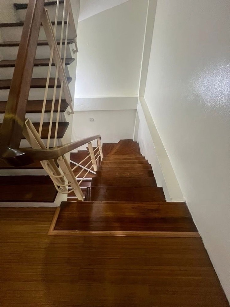 Võng Thị 50M X6 Tầng 19,5 Tỷ Lô Góc,Ngõ Thông Kinh Doanh,Gần Phố,Gần Hồ