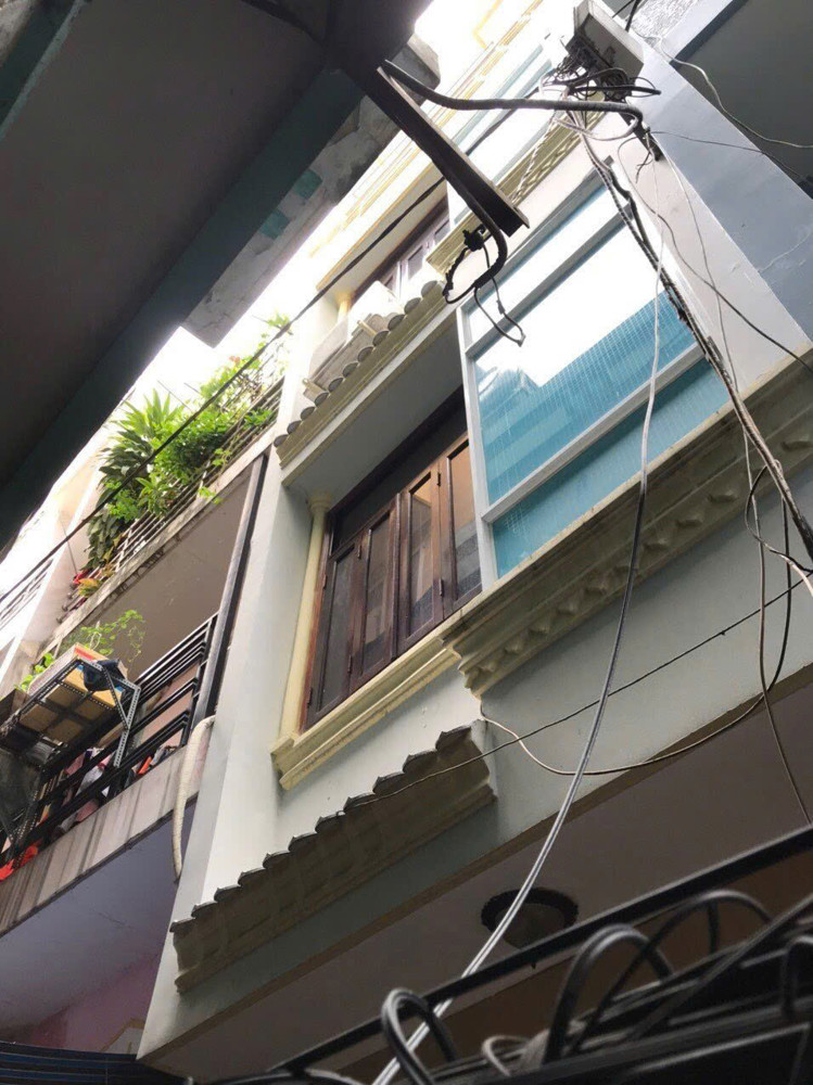 Chính Chủ Cho Thuê Nhà Nguyên Căn Mới Sơn Sửa – Ngay Chợ Hòa Bình Q5 – Hẻm Thông 2 Trục Lớn