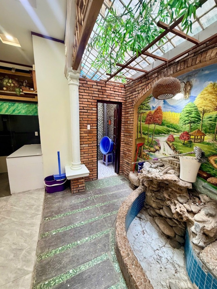 Bán Nhà Mặt Phố Đường B, Dĩ An, Tp Hcm. Dt 92M2, 4 Tầng, 5Pn - Giá 12.4 Tỷ