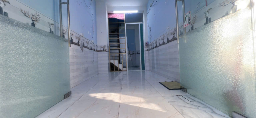 Bán Nhà Mặt Tiền Xe Hơi Trước Nhà Thông Thoáng ( 7M) Có 5 Đ