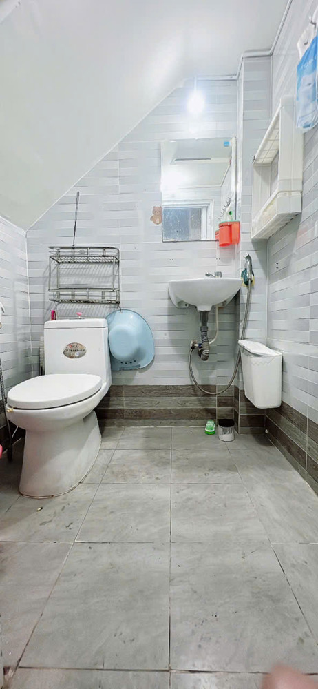 Bán Nhà Mặt Tiền Xe Hơi Trước Nhà Thông Thoáng ( 7M) Có 5 Đ