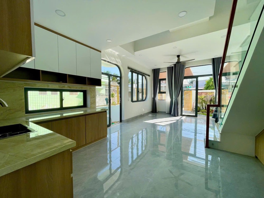 Msp 0704 : Nhà Mới Thiết Kế Hiện Đại – Khu Dân Cư Đông Đúc, Bắc Nha Trang