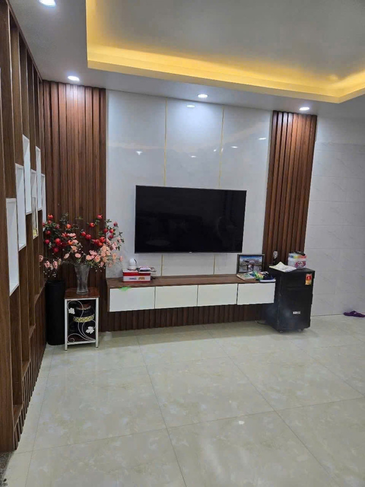 Bán Nhà Lực Hành - 56M 4 Tầng - Sân Cổng - Gần Trung Lực